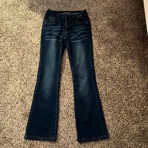 straight leg, dark wash jean